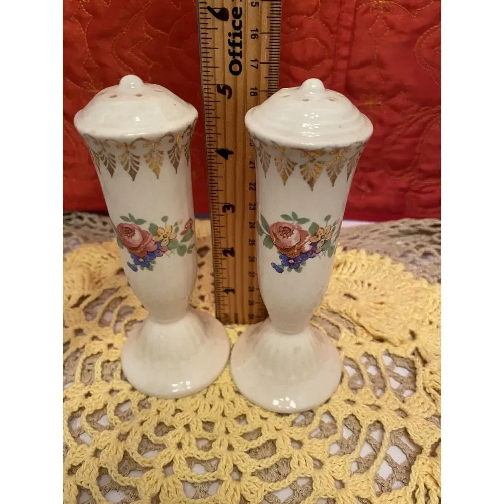 Vintage‎ Floral  Salt & Pepper Shakers 5.25